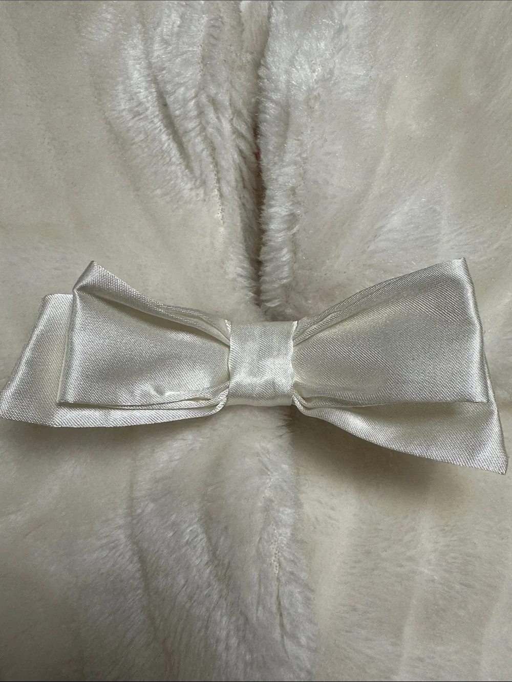 Gymboree Girl’s faux fur white cropped jacket w/ bow M